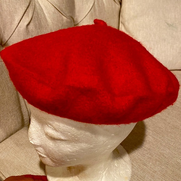 RED BERET one size fits all no tags wool blend New - Picture 3 of 11